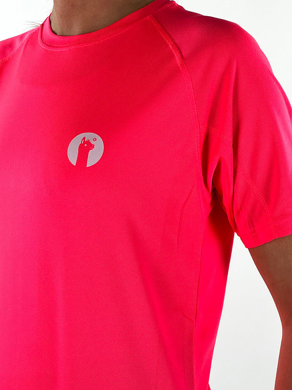 Electric pink active t-shirt with llama logo, breathable and quick-drying fabric
