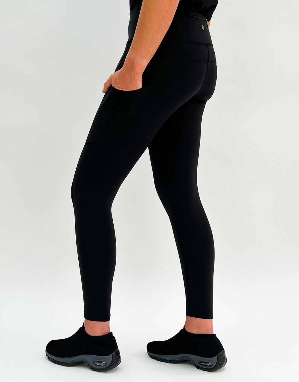 Black Gym Leggings with Pockets Made For Movement – Llama Leisure